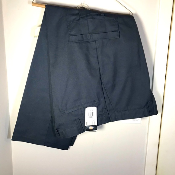 Dickies gray cargo pants size 38x32 NWT Preowned. - Picture 2 of 4